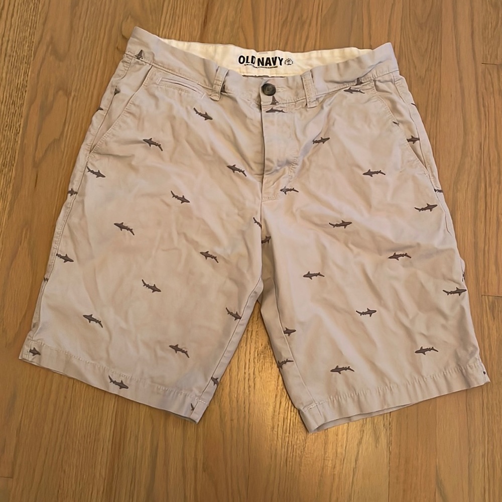 3/$15! Old Navy All Over Embroidered Shark Pattern Khaki Slim Fit Shorts